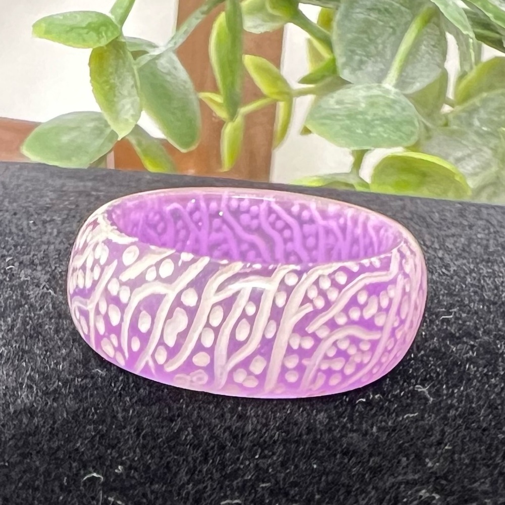 Brand New-Luminous Resin Ring Women/Men Fluorescent Glowing Ring